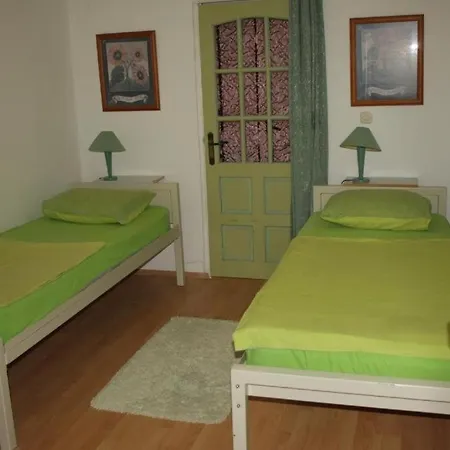 In With Balcony, Air Conditioning, Wi-fi * Vrsi