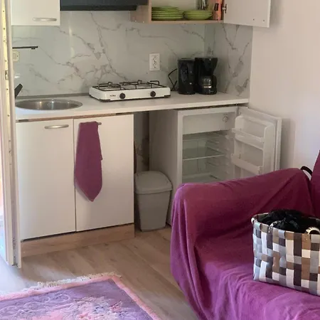 In With Balcony, Air Conditioning, Wi-fi